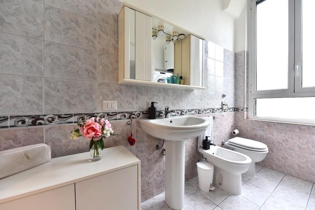 Caseospitali - Angolo Bernini Trilocale Luminoso Apartamento Milán Exterior foto